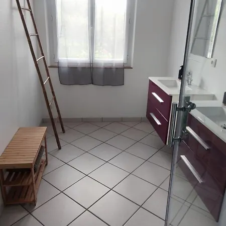 Апартаменты Le Relais De La Poste 2 Коломбе-ле-дёз-Эглиз